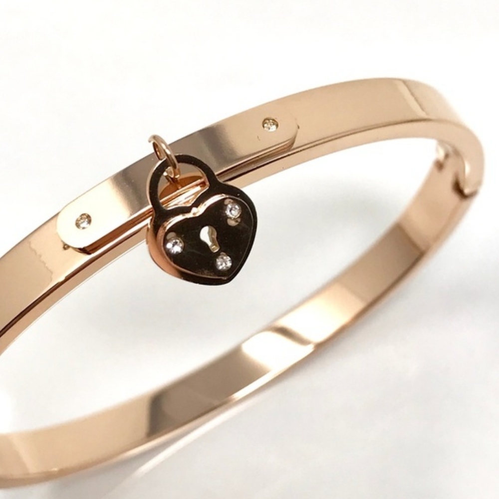 LAST ONE🌺Rose Gold Oval Hinged Bangle w/Hanging Heart Lock - Picture 2 of 4